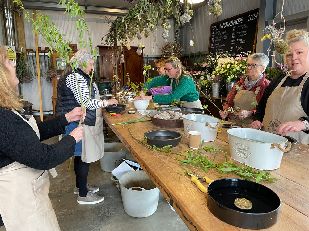 
                  
                    Load image into Gallery viewer, Saturday 31st May  ~ Master Ikebana Class hosted by Erika Mikazuki
                  
                